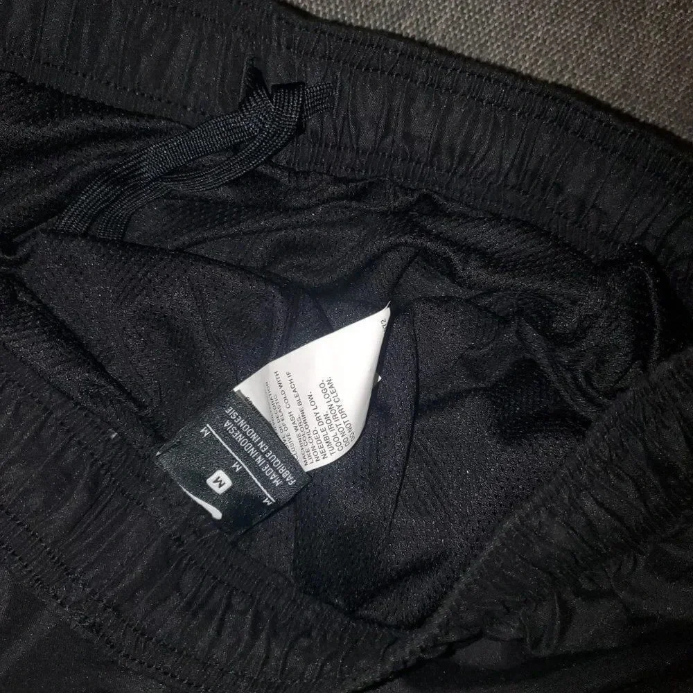 Nike Men's Black Solid Lap 7 inch Volley Short Swim Trunk Size Medium
